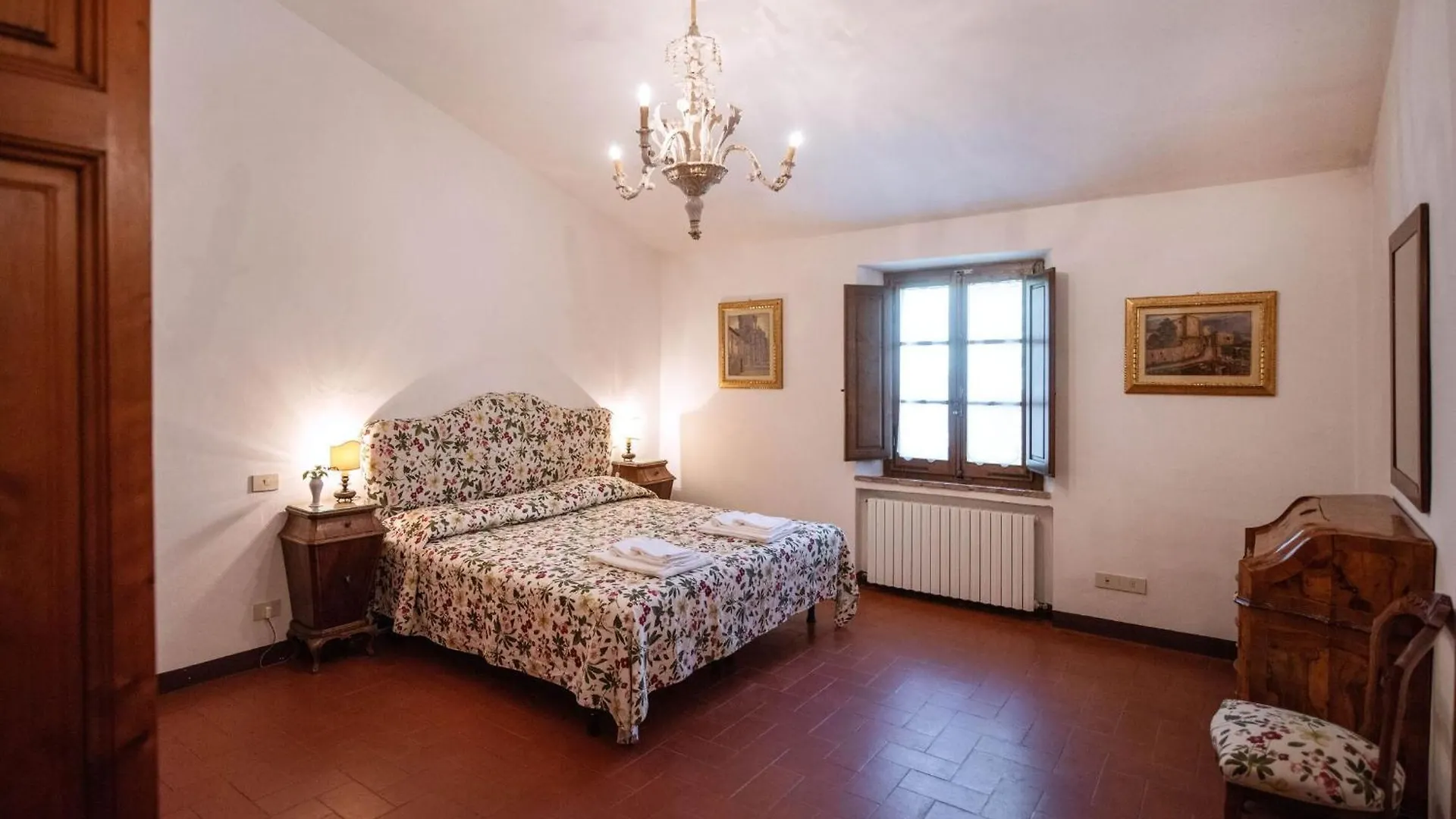 Green Hill Apartment In Tuscan Countryside Siena Italy