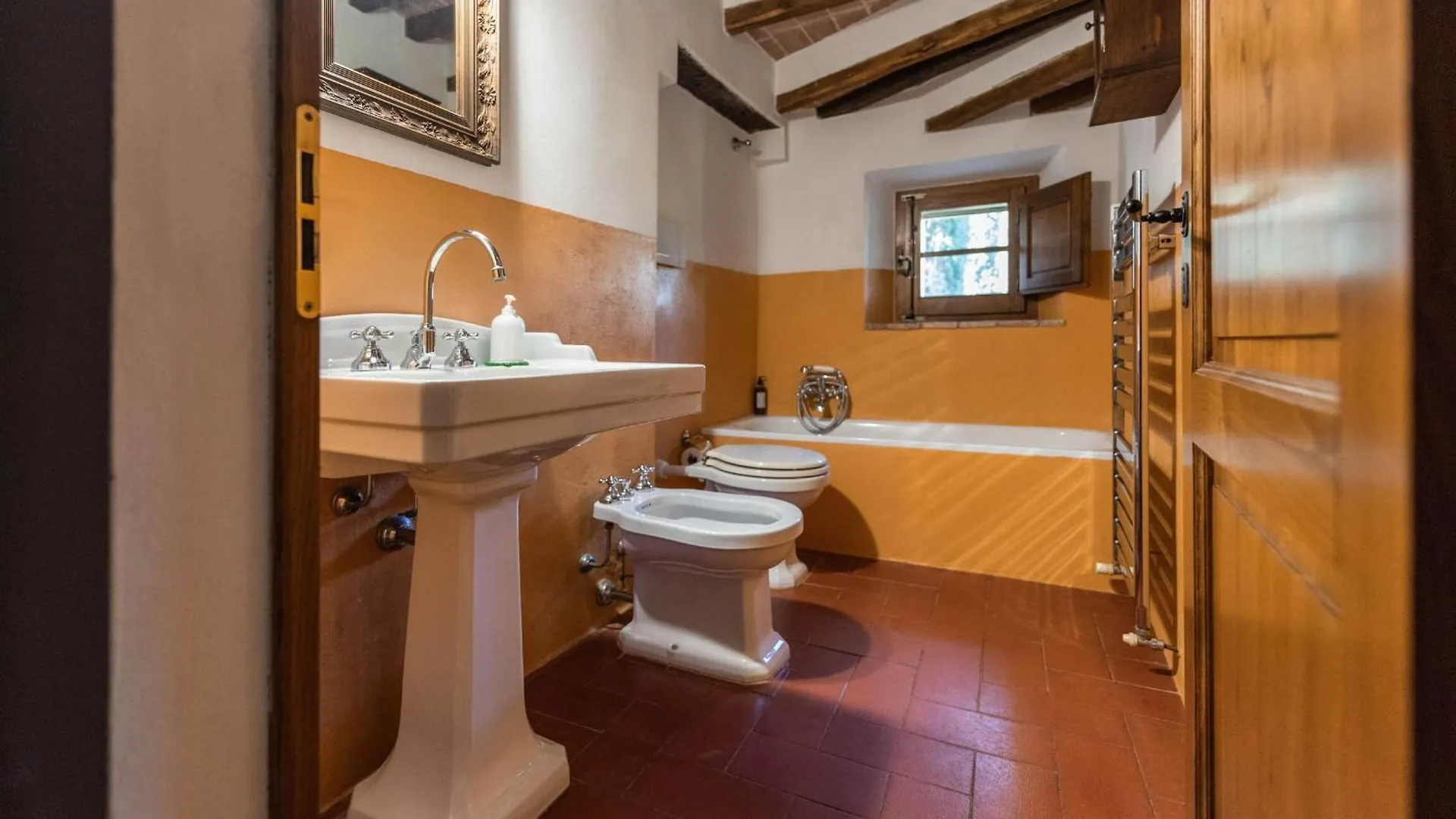 Green Hill Apartment In Tuscan Countryside Siena Italy